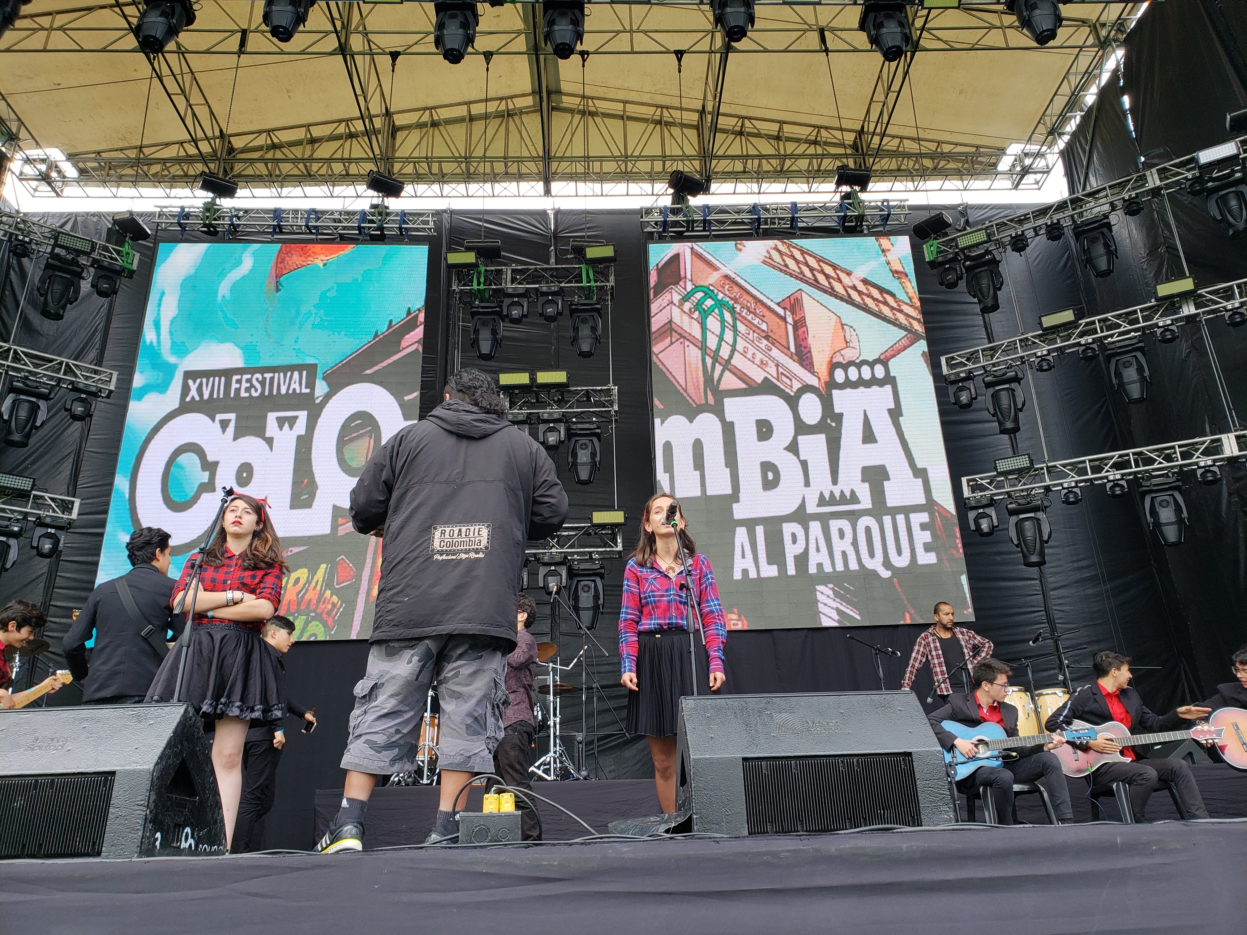 Remix prueba sonido antes de su presentación en Colombia al Parque 2018