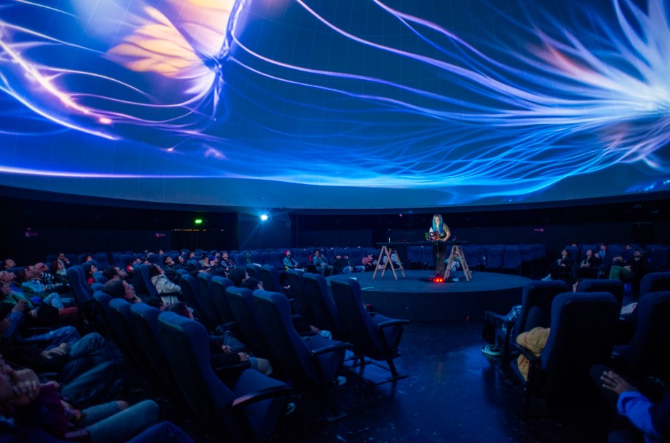 Presentación de Malitzin Cortes en el Planetario de Bogotá. Foto: Dalí Vargas - Idartes.