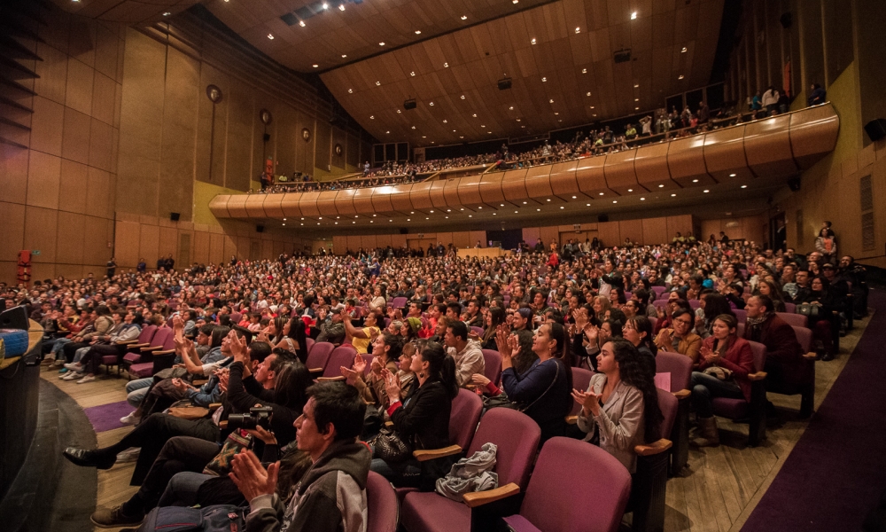 Público en el Teatro Jorge Eliécer Gaitán 