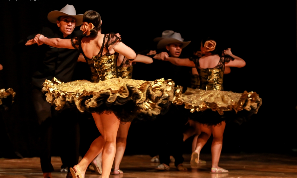 Disfrute de la danza colombiana en el Julio Mario Santo Domingo