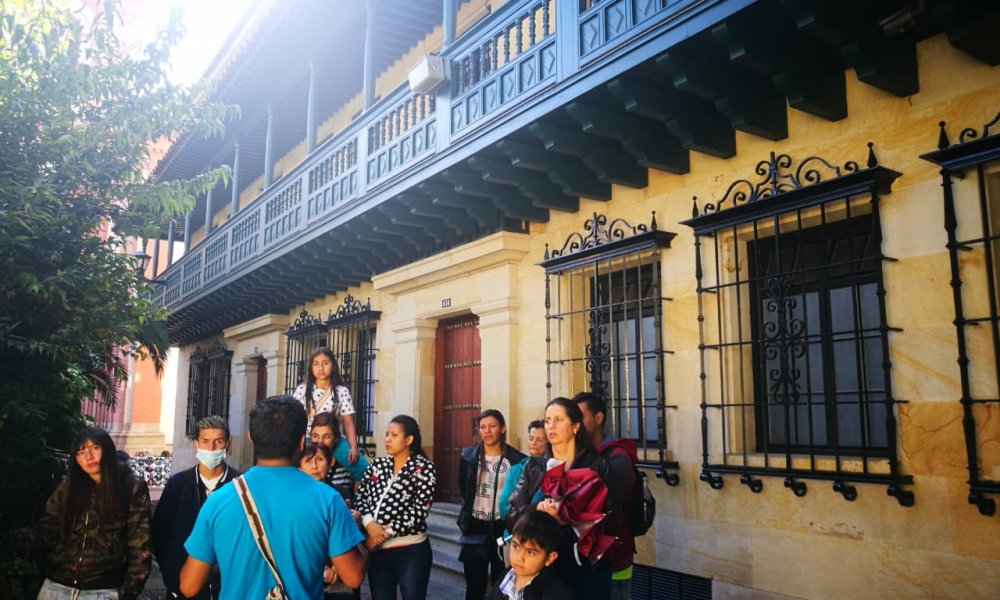 Personas en el recorrido literario. 