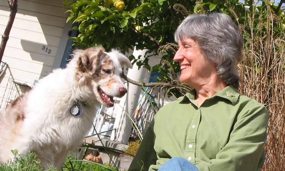 Donna Haraway con perro