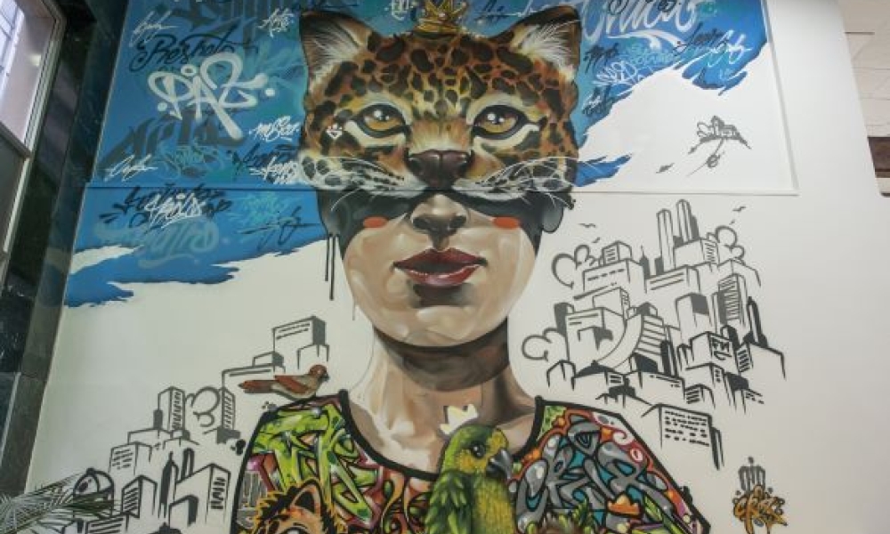 Gato en mural