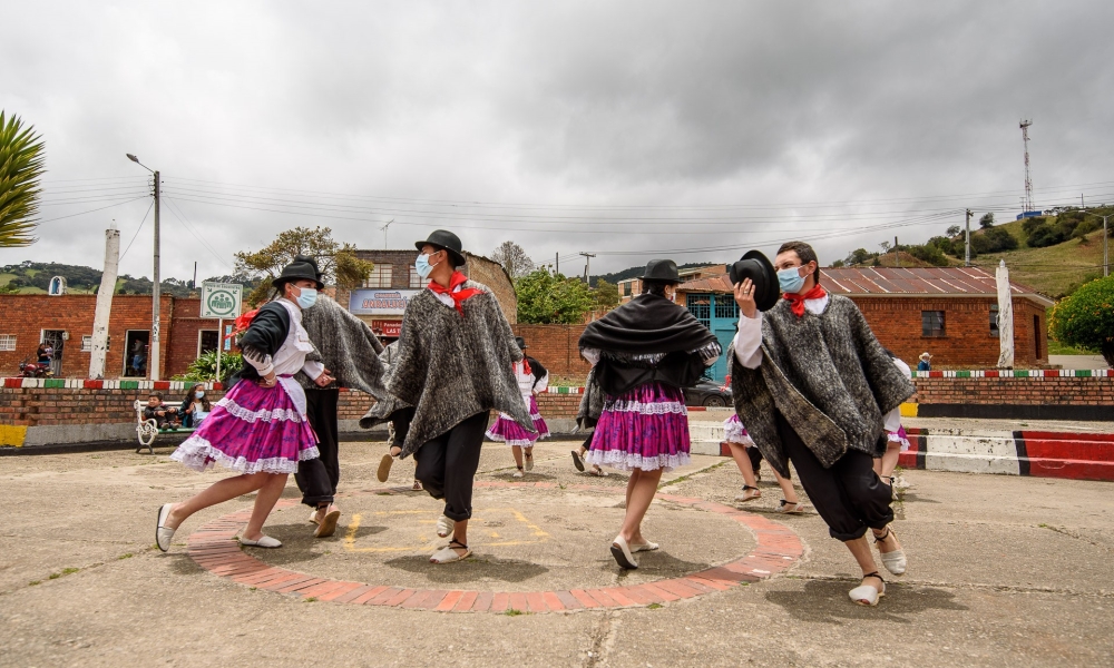 La Semilla busca vincular, potenciar y visibilizar el territorio, la memoria campesina y rural a través de prácticas artísticas y culturales.