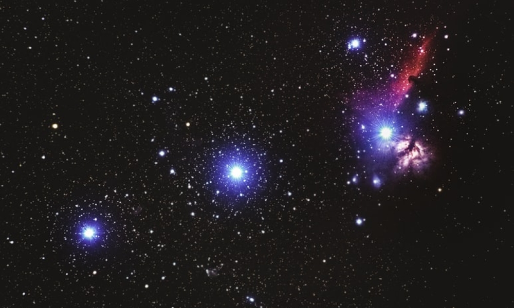 @alex_andrews foto de el cielo nocturno Estrellas brillantes en el cielo de Alexander Andrews