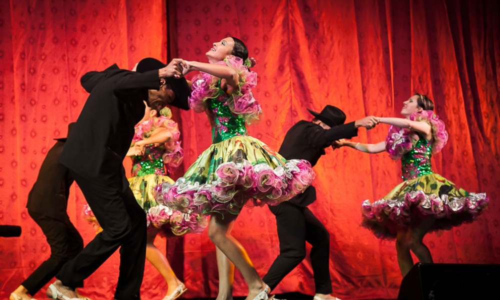 parejas de joropo bailando