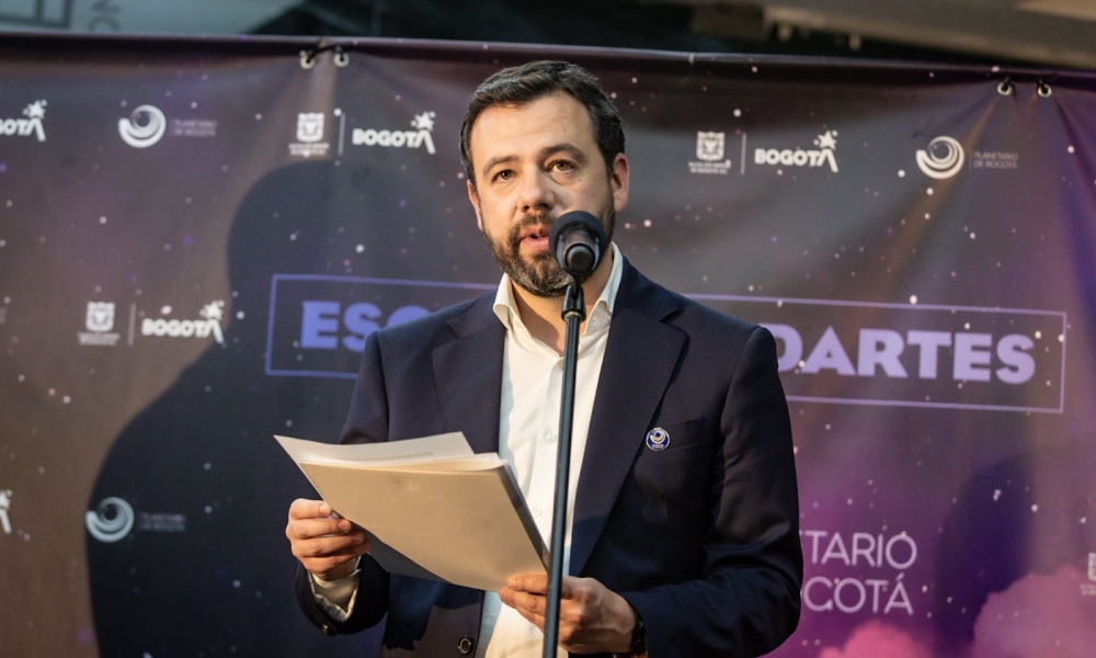 Carlos Galán, Alcalde de Bogotá en el Planetario de Bogotá