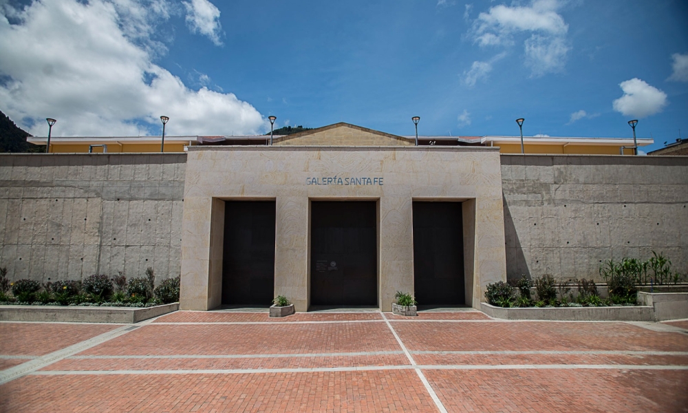 Entrada de la Galería Santa Fe. Archivo Idartes.