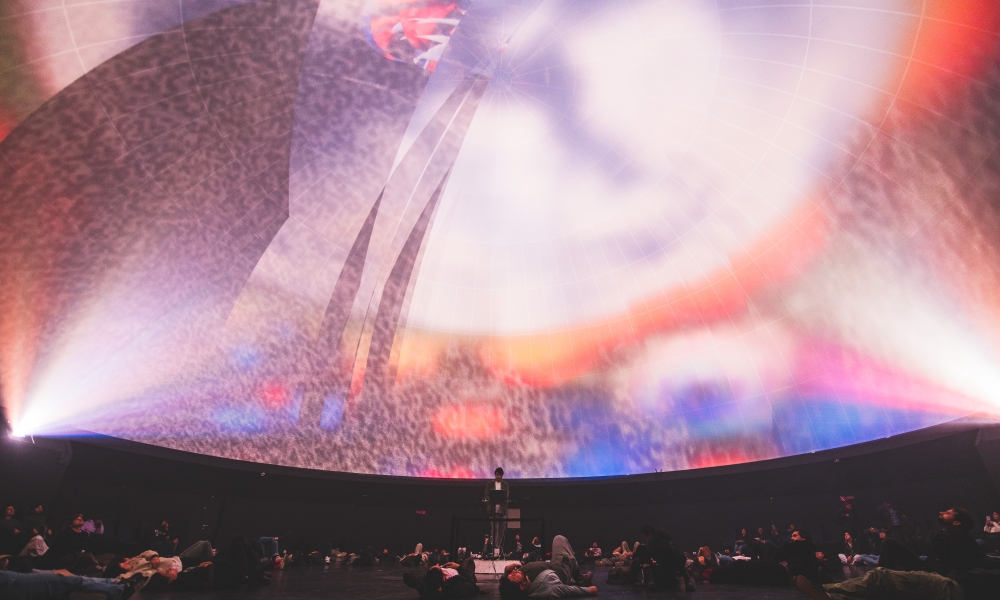 Imagen que muestra una presentación en el domo del Planetario de Bogotá. Archivo Idartes.