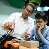 Talleres experienciales de electrónica para niños y jóvenes
