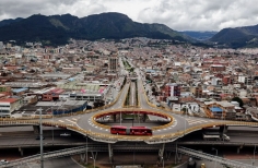 Los cerros Orientales marcan un punto geográfico, y son un referente hacia donde mirar, pero nunca para sentirse limitados, sino para sentirse en casa. #BogotáNoSeRinde