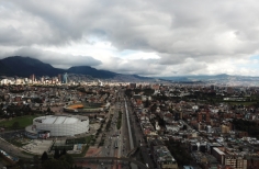 #BogotáNoSeRinde Un lugar lleno de promesas, de cielos abiertos y verdes montañas; un lugar para disfrutar a plenitud la inmensidad de una ciudad que reverdece.