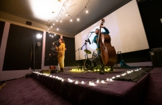 Zazous presenta 13 lunas en el estudio Gaitán. Zazous presenta 13 lunas en el estudio Gaitán.