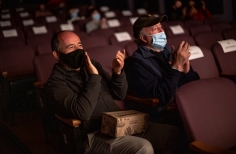 Zazous presenta 13 lunas en el estudio Gaitán. Zazous presenta 13 lunas en el estudio Gaitán.