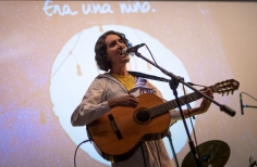 Zazous presenta 13 lunas en el estudio Gaitán. Zazous presenta 13 lunas en el estudio Gaitán.