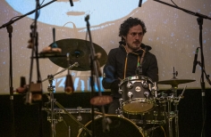 Zazous presenta 13 lunas en el estudio Gaitán. Zazous presenta 13 lunas en el estudio Gaitán.