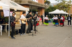 Proyecto Feria de Emprendimientos Artesanos Tejiendo Dignidad - Tercera versión Es Cultura Local - Rafael Uribe Uribe