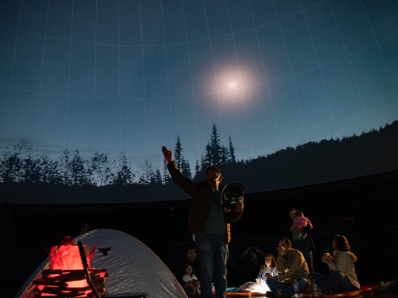 Campamento vacacional infantil: Historias bajo las estrellas