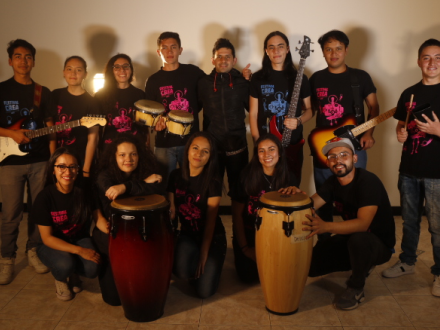 Kinora ensamble 