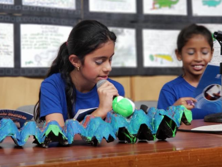 Niños en actividad acádemica