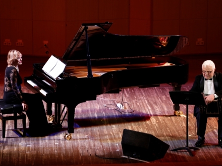 Daniel Binelli y Polly Ferman en concierto. 