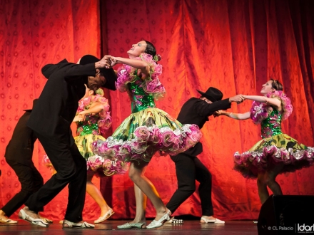 parejas de joropo bailando