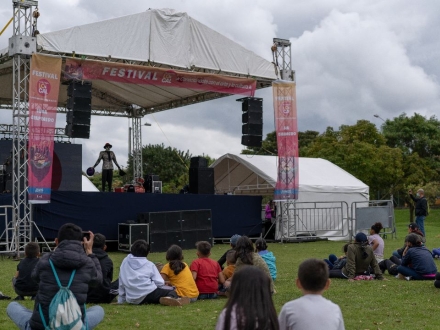 Presentación durante el primer Festival Es Cultura Local en el CEFE Fontanar del Río 02