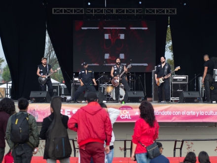 Presentación durante el primer Festival Es Cultura Local en el Parque El Tunal 02