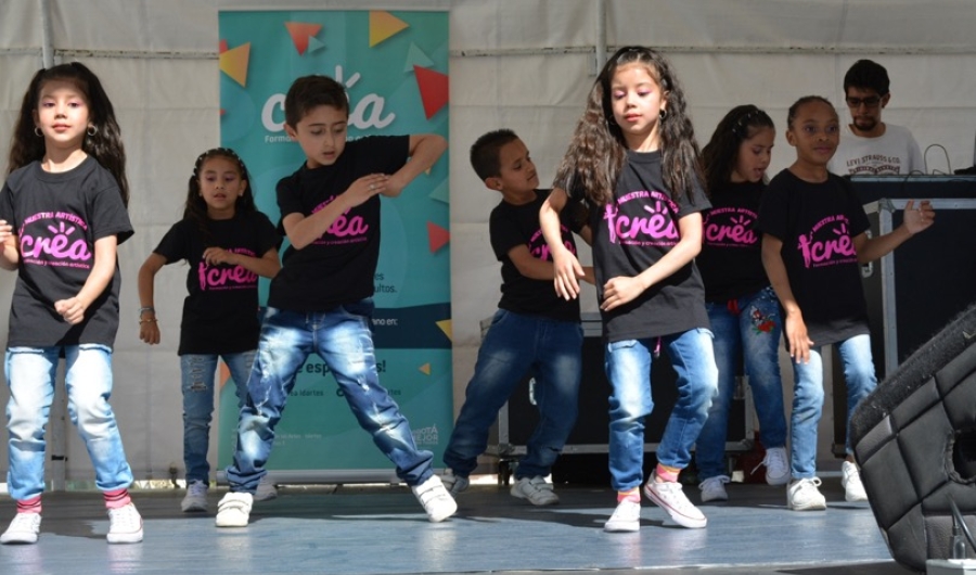 Niños del programa Crea bailando 