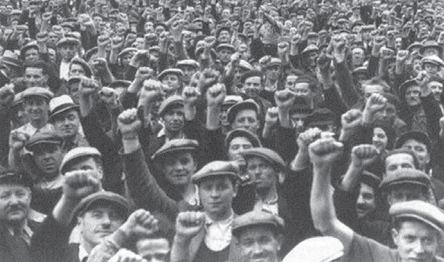 Imagen de un grupo de personas en blanco y negro