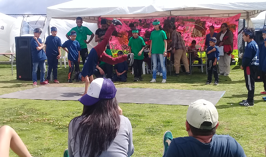 Personas disfrutando de una actividad de Parques para todos