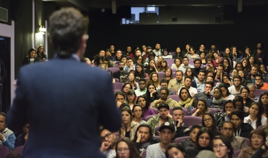 Público en la sala de la CInemateca