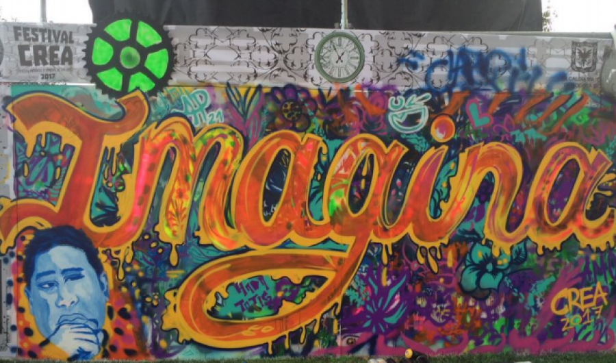 Palabra imagina en un grafiti de colores