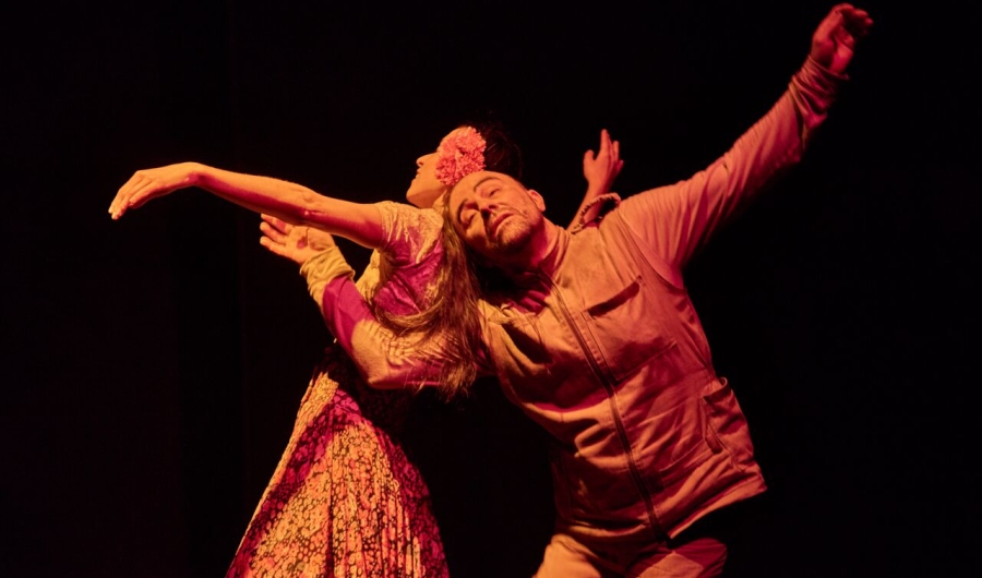 Actores en escena de Manú o la ilusión del tiempo