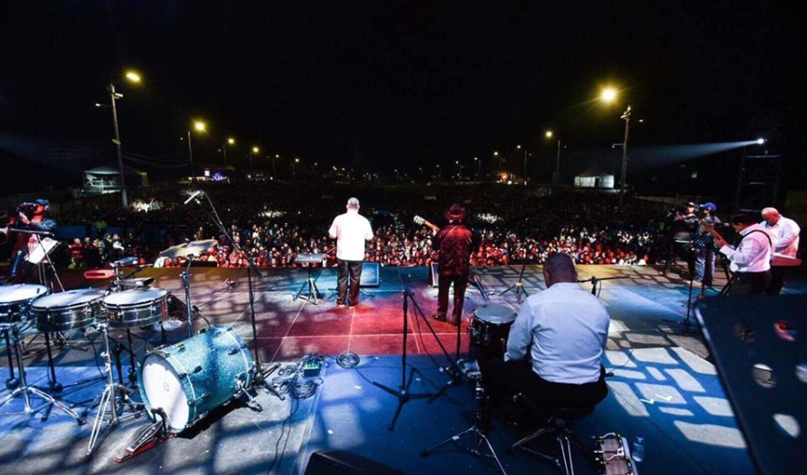 Escenaio de Festival Salsa al Parque 