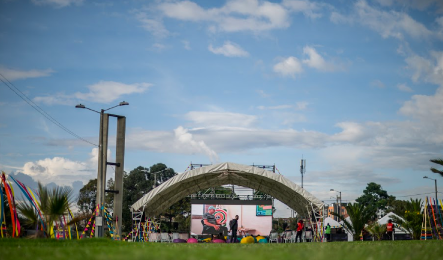 Pantalla de cine al aire libre 