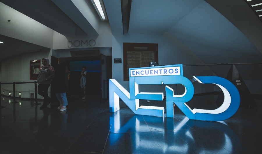 Gigantografía de los Encuentros NERD en el Planetario de Bogotá