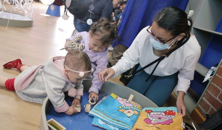 Bebés con libros