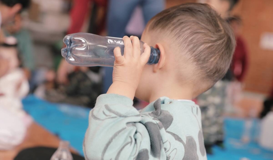 Niño en experiencia