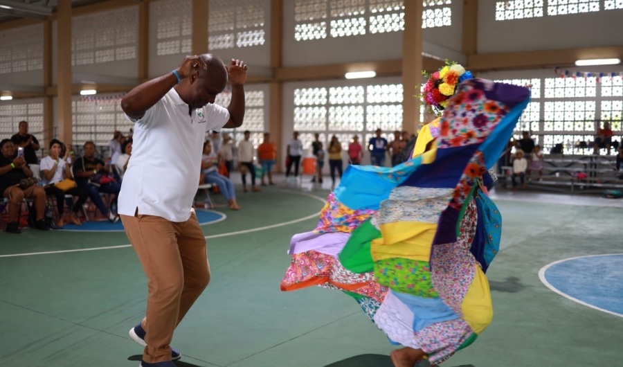 Taller teórico práctico de bailes y danzas 