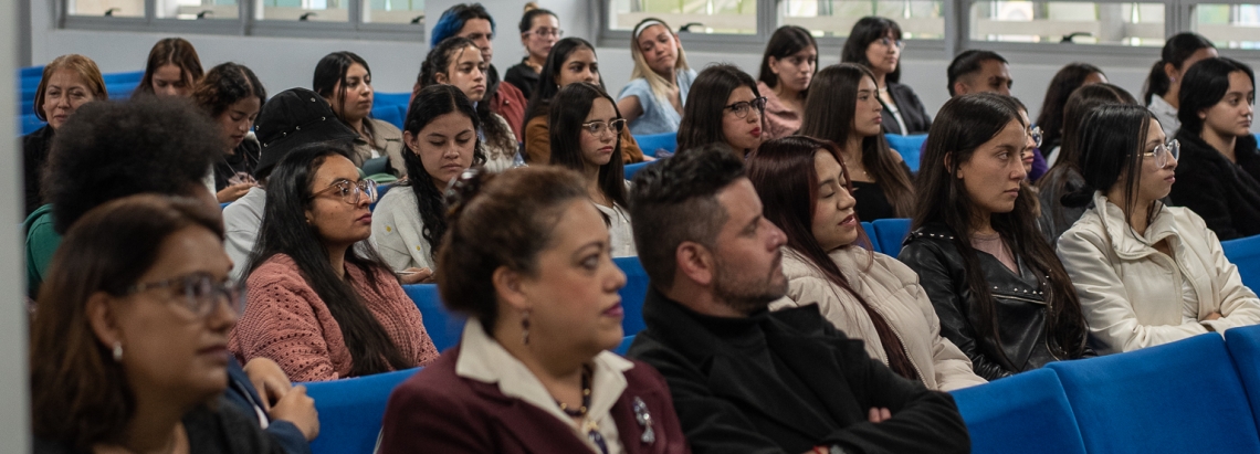 grupo de personas en charla