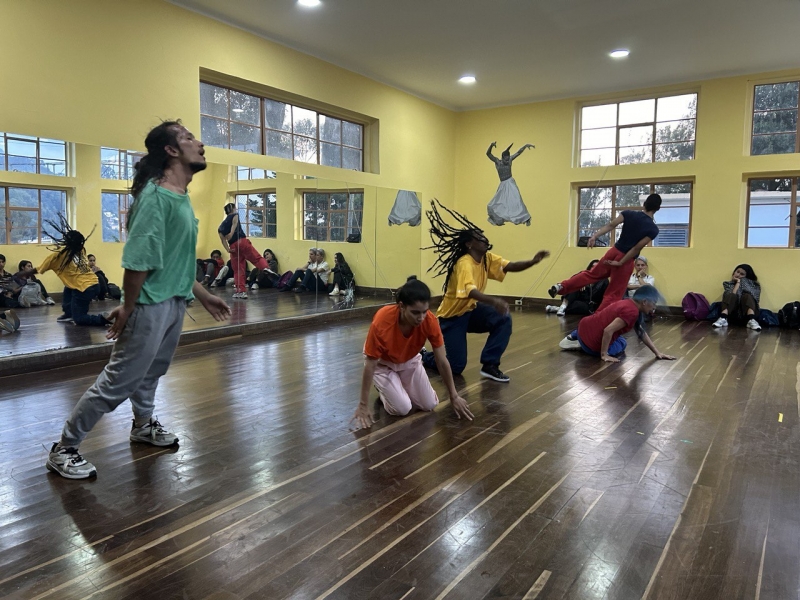 Lázaro Benítez en un taller