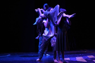 Hamlet Máquina del Crea RUU en V Festival Estudiantil de Teatro
